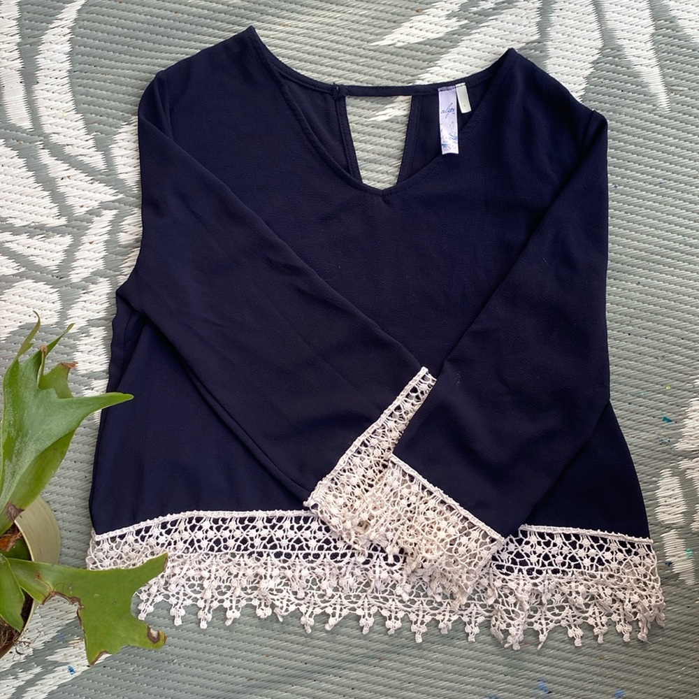alya Flowy Blouse Lace Trim